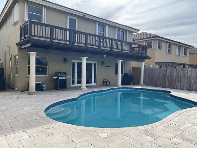 Photo - 414 SW 205th Ave