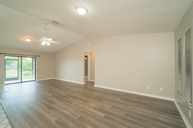 Photo - 1329 SE 12th St
