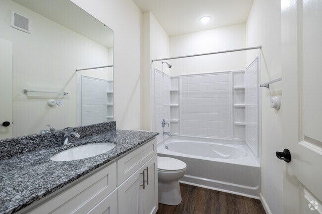 2BR, 2BA - 1,101SF - Bathroom