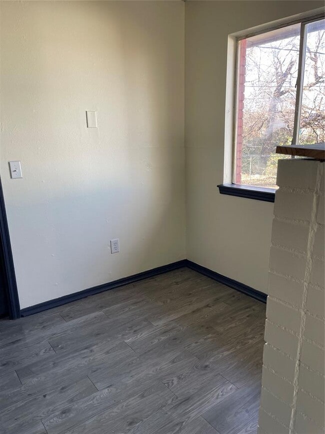 Photo - 205 NW 85th St