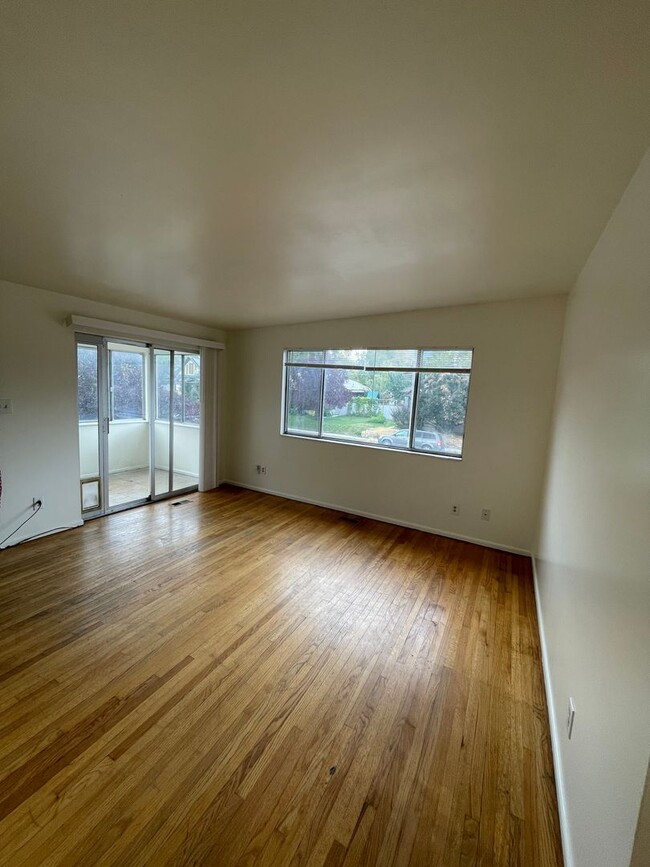 Building Photo - 1824 S 1100 E Unit 3