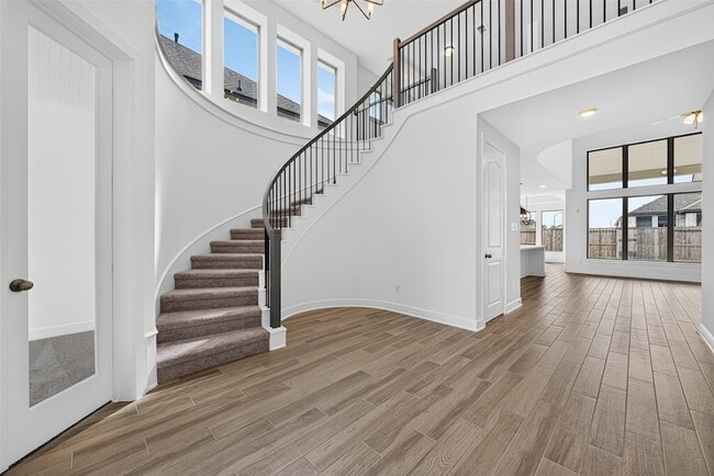 Photo - 2803 Sweet Honey Ln