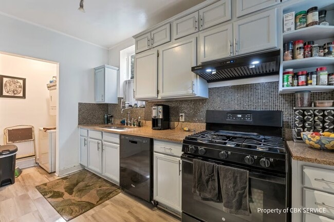 Photo - 1432 W Jonquil Ter Unit 2