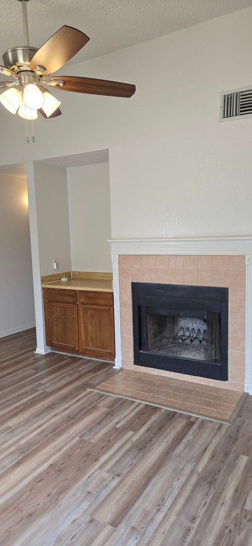 Photo - 3807 Pickwick Ln