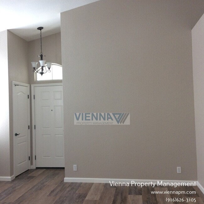 Photo - 1096 Rudgwick Dr