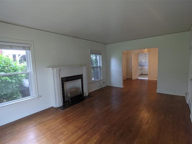 Photo - 5455 Longview St