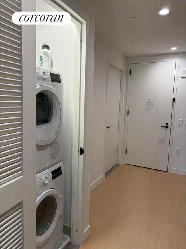 Photo - 480 Kent Ave