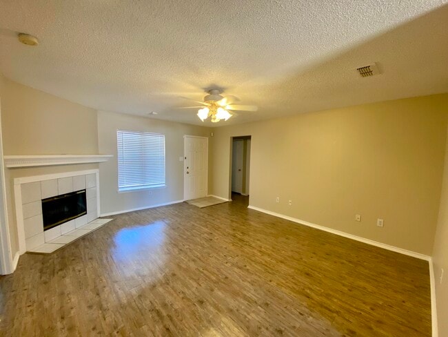 Photo - 8107 Temple Ave