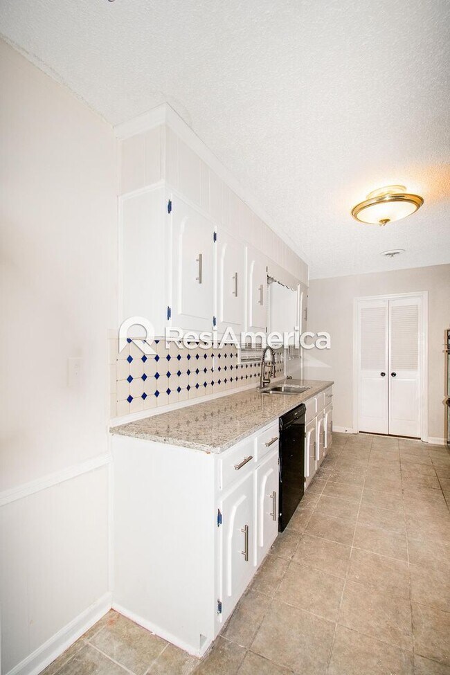 Photo - Newly Renovated 4/2 in Southaven
