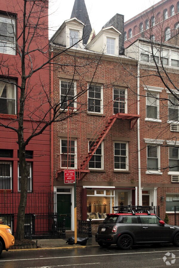 Photo - 655 Washington St