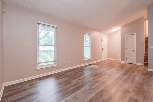 Photo - 1443 Devon Mill Way