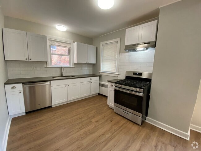 Building Photo - 42 Main St Unit Apt 1R