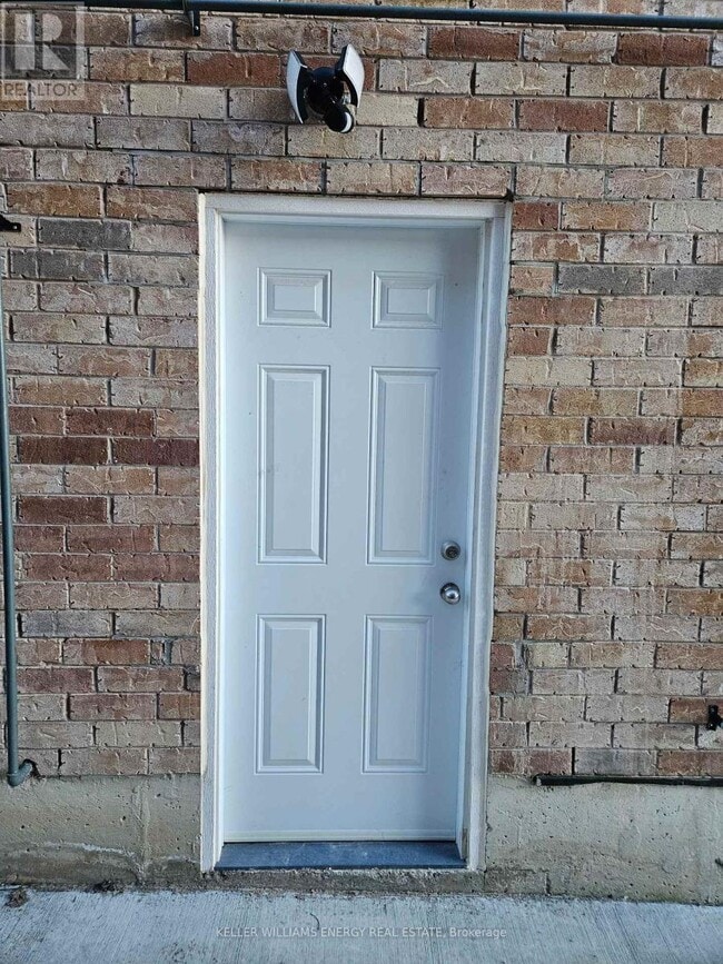 Photo - 111 Rosswell Dr