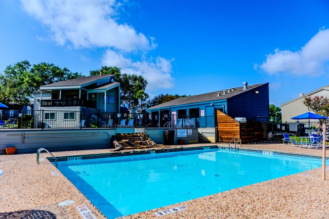 Photo - Summer Creek Apartments
