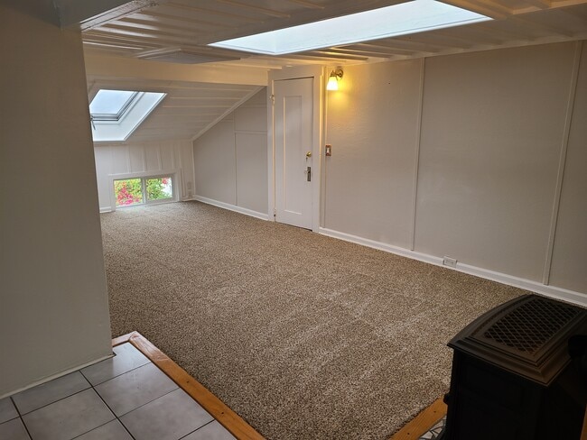 Photo - Ennis Properties Unit 4015a