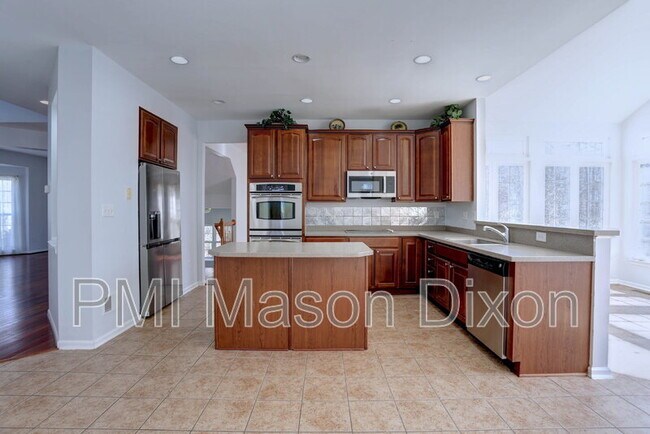 Photo - 7232 Lyndsey Way