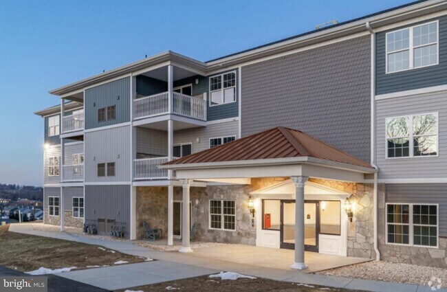 Photo - 100 Lucky Wy