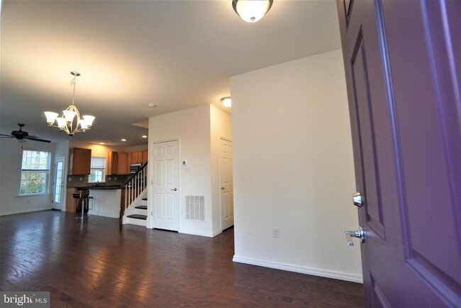 Photo - 1013 Chapman Cir