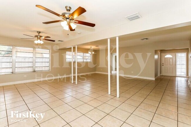 Photo - 930 N 74th Way