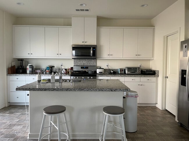 Photo - 27474 Basalt Way