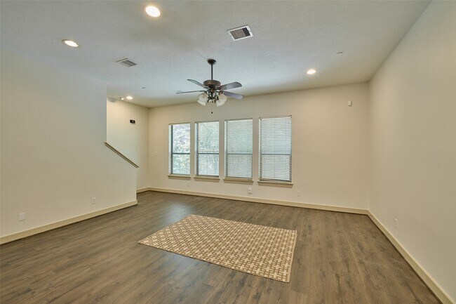 Photo - 2422 Navigation Blvd Unit E