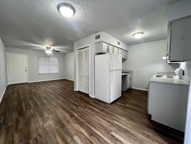 Photo - The Monark Apartments