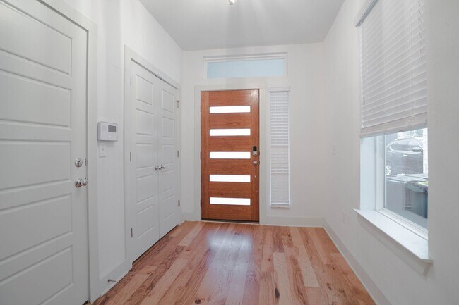 Photo - 3 Bed / 2.5 Bath Home | Garage, Laundry Room & Stainless Appliances