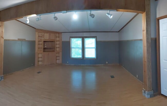 Photo - Beautiful 3 Bedroom 2 Bath Home in quiet r...