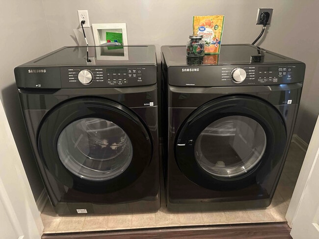 Photo - 212 Greenleaf Dr