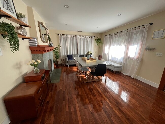 Photo - 1524 La Baig Ave