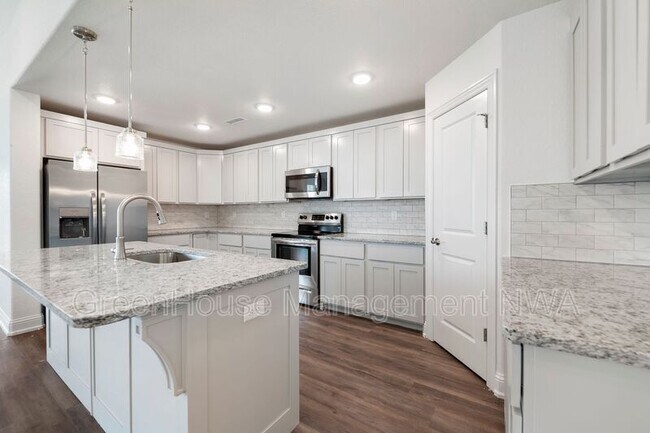 Photo - 710 W Jillian St