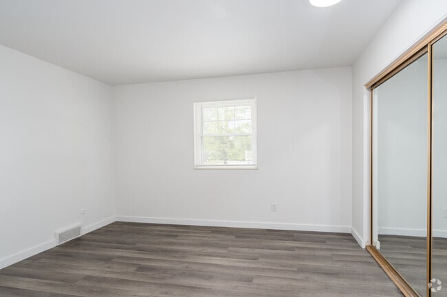 2BR, 2BA - 1,440SF - Primary Bedroom