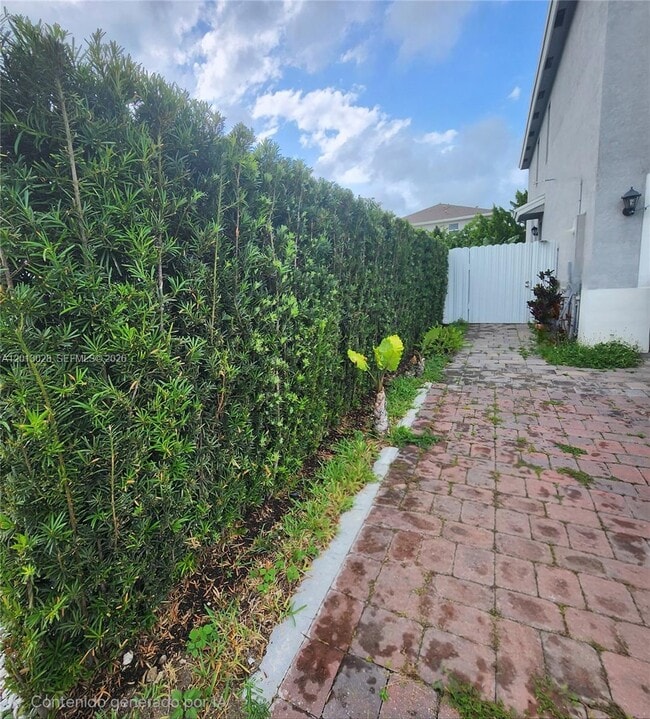 Building Photo - 13245 SW 271st Ter Unit 1