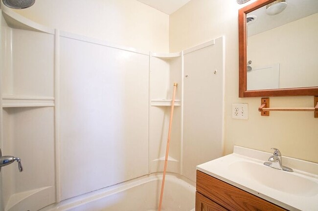 34 Joy St Unit 2R