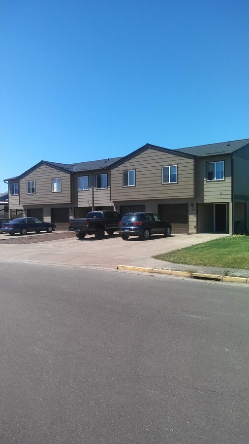 Photo - 2010 Cypress Ct Unit 2010