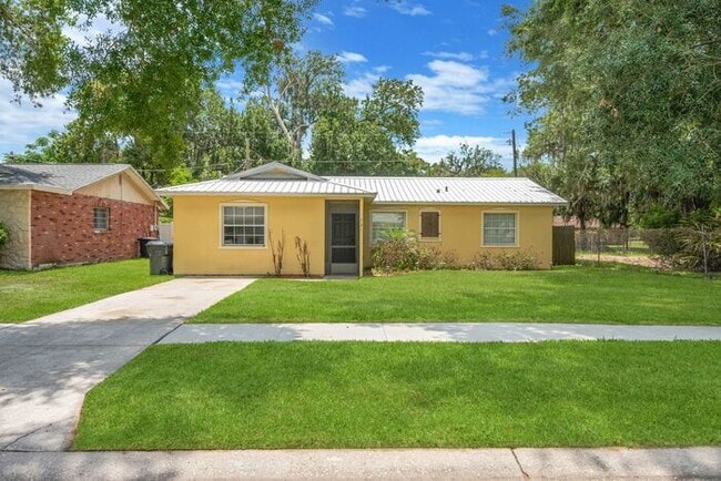 Building Photo - 3/1 House in Brandon!