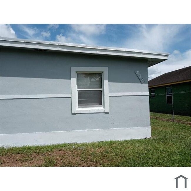 Photo - 238 NW 11th Ave