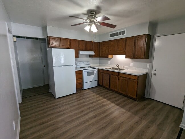 Photo - 403 E Palm Dr Unit 403-5