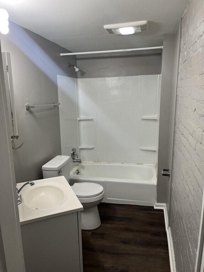 Photo - 32 W 4th St Unit 1