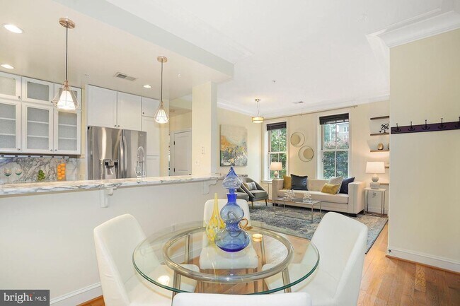 Photo - 1323 Clifton St NW Unit 11