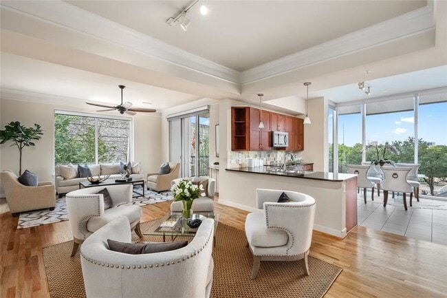 Building Photo - 3333 Allen Pkwy Unit ID269.8