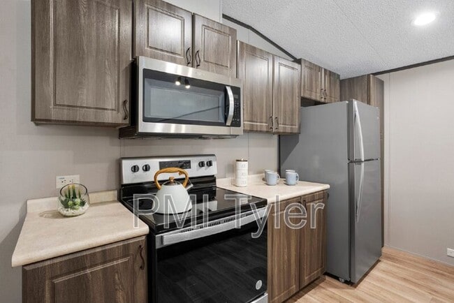 Photo - 119 Sugar Maple Ln