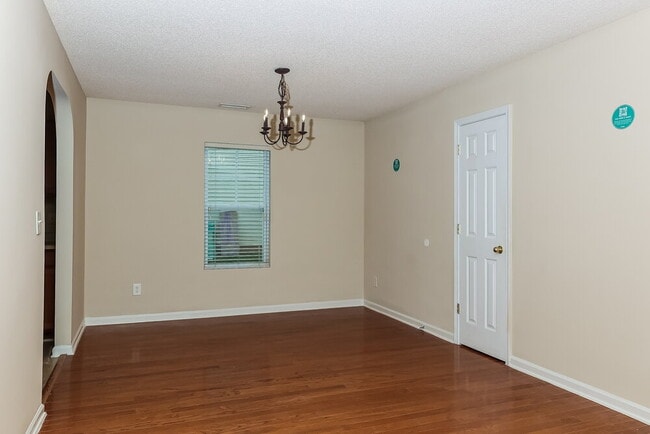 Photo - 51 Valleyfield Dr