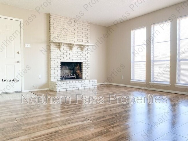 Photo - 6435 Pizarro St