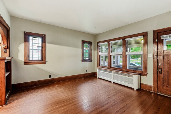 1212 Marshall Ave