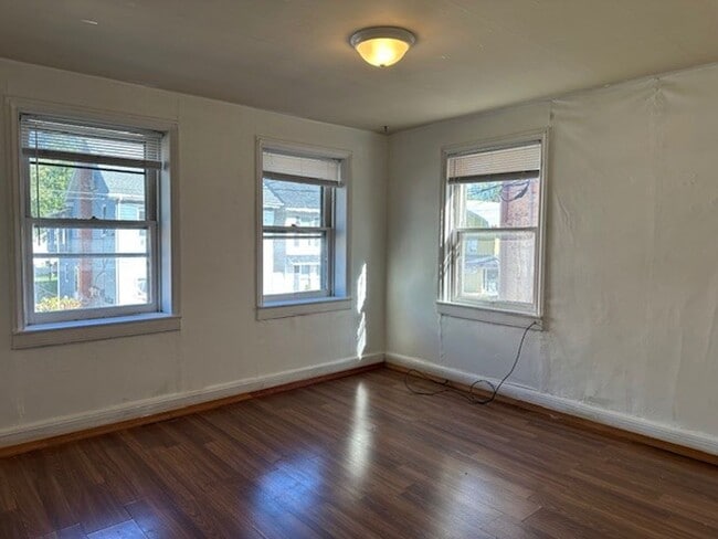 Photo - 212 W Main St Unidad 2