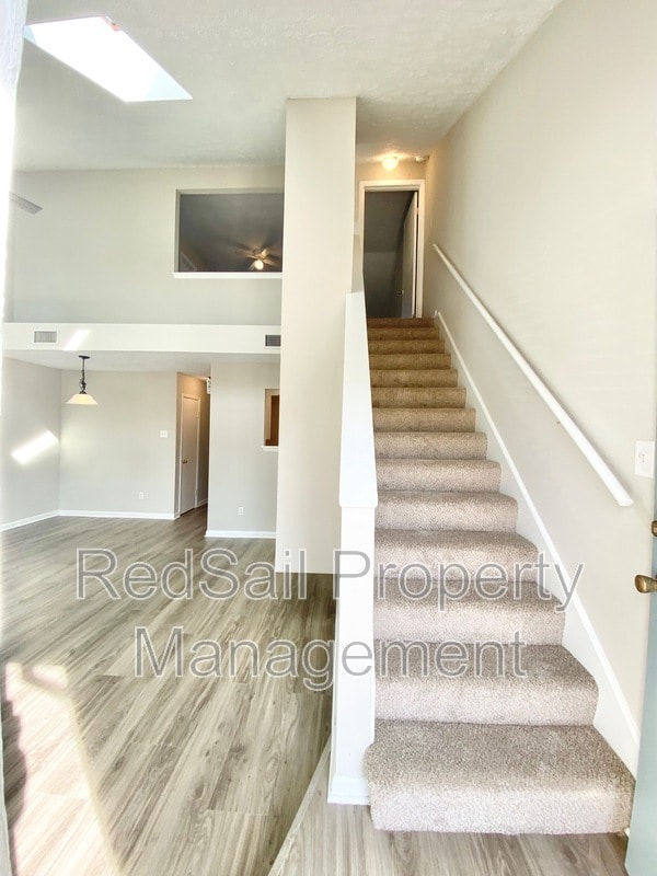 Photo - 23 Riverchase Dr