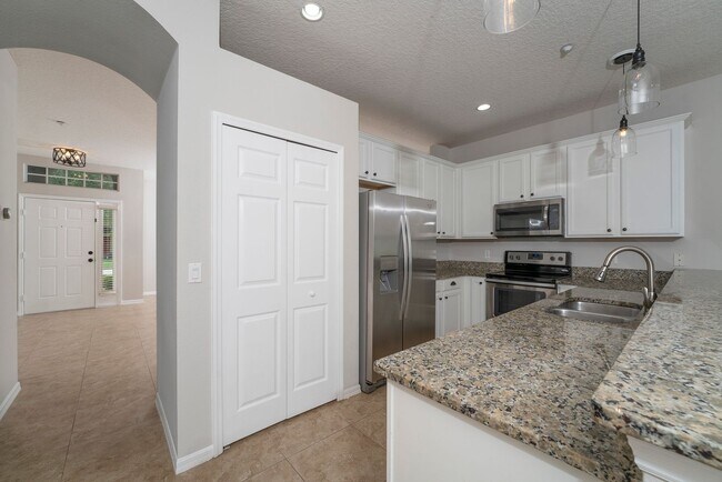 Photo - Cute and Spacious 3/2 Home with Bonus Room...
