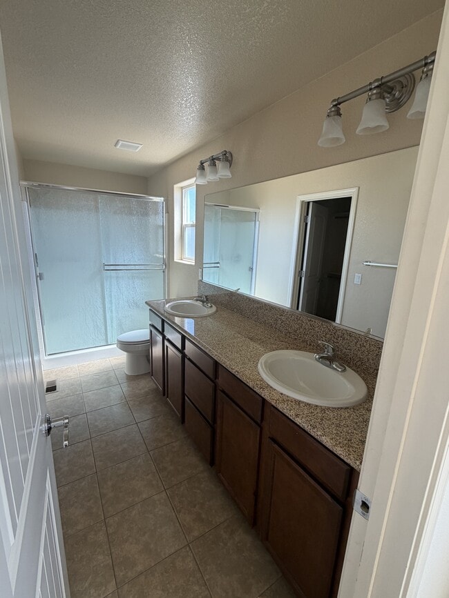 Photo - 111 Sunnyside Dr