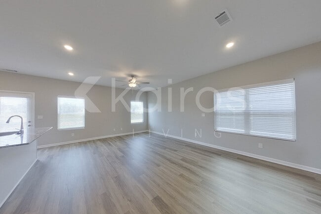 Photo - 948 Silent Barge Cv